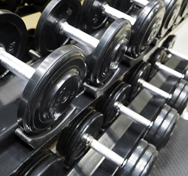 sulyzos-edzes-szemelyi-edzo-teremben